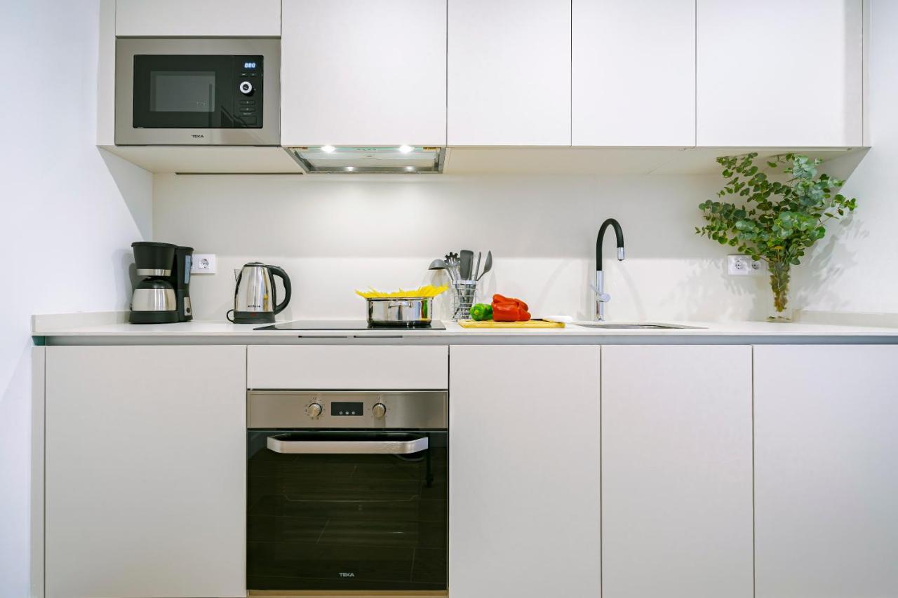 Feelathome Castilla Apartments Madrid Luaran gambar