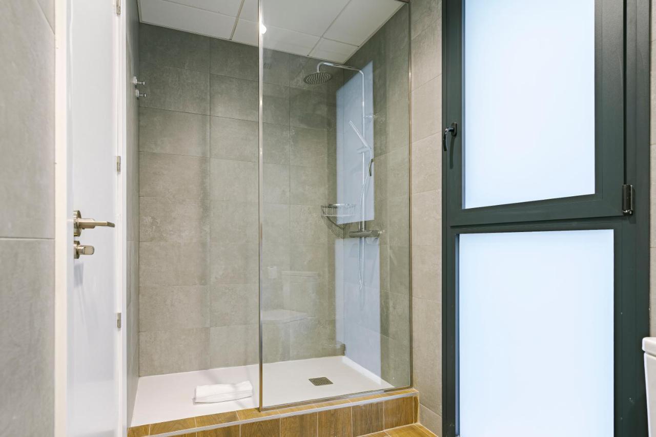 Feelathome Castilla Apartments Madrid Luaran gambar