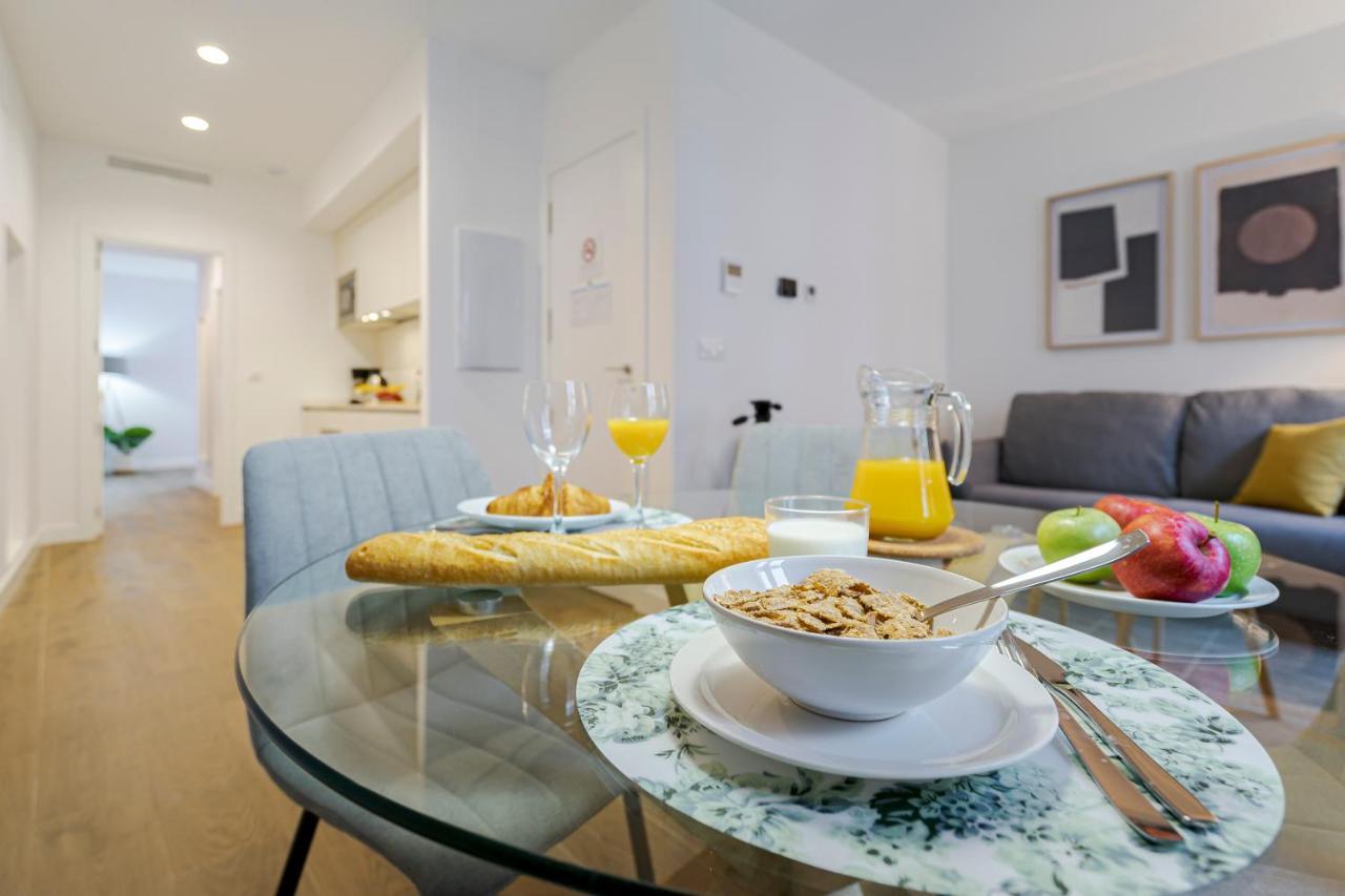 Feelathome Castilla Apartments Madrid Luaran gambar