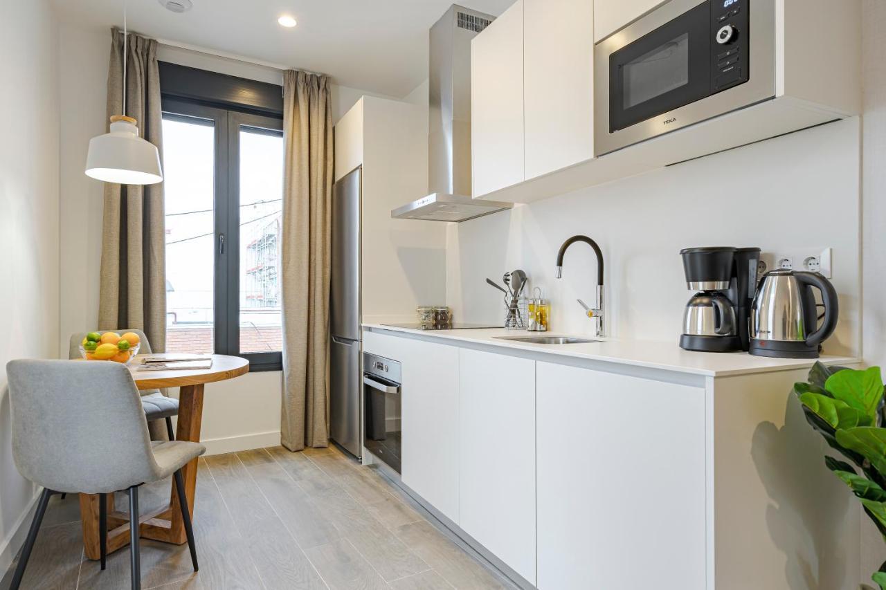 Feelathome Castilla Apartments Madrid Luaran gambar