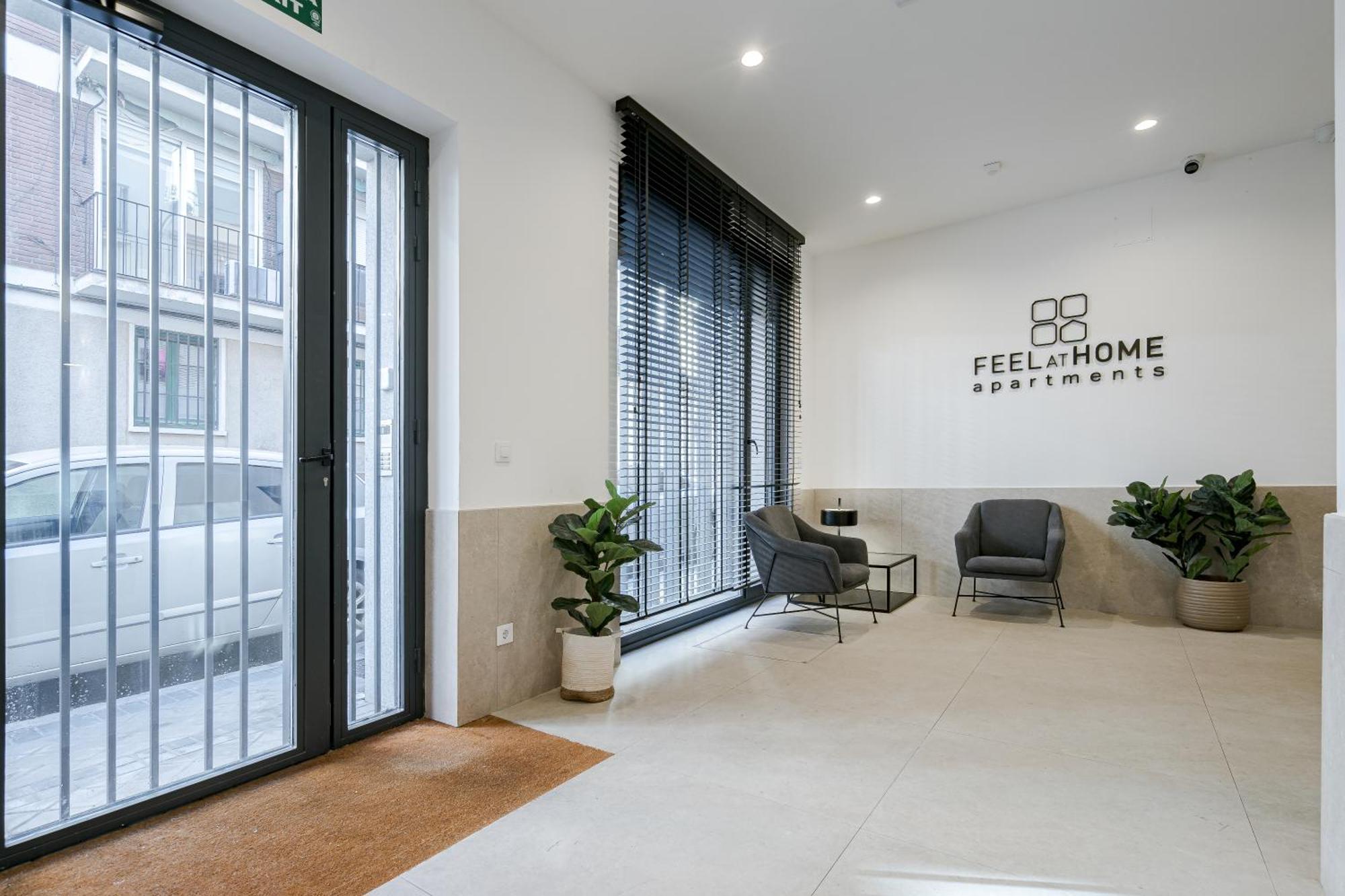 Feelathome Castilla Apartments Madrid Luaran gambar
